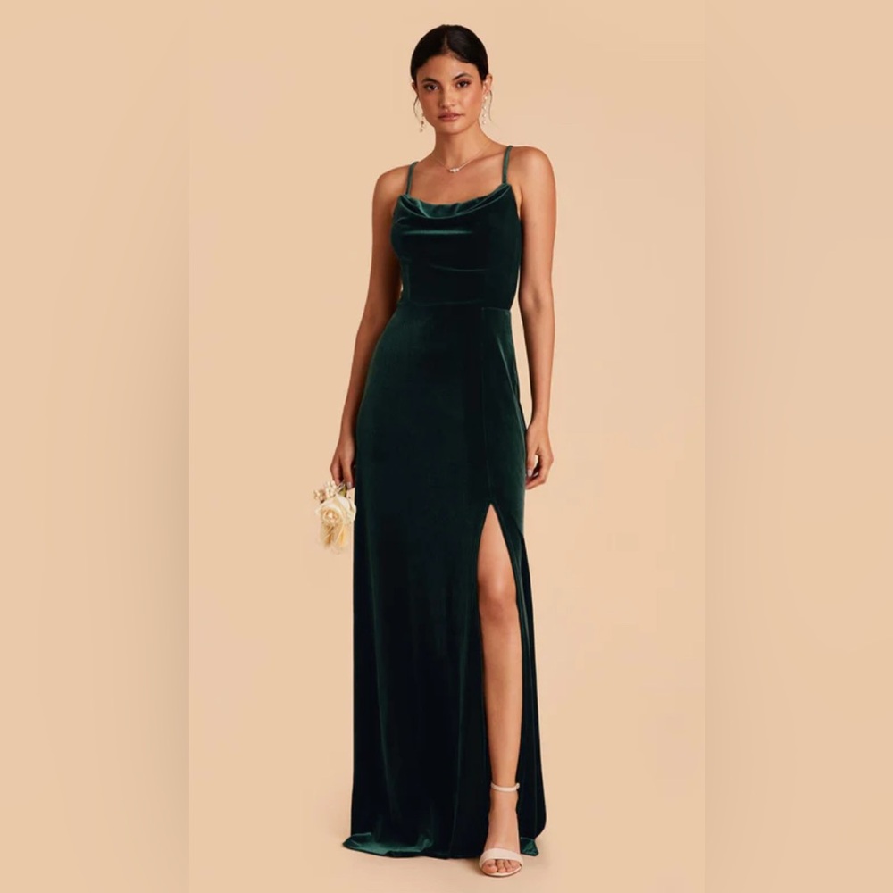 Elegant Green Velvet Evening Dress